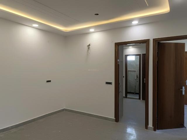 Flat for sale in North Delhi, Deri