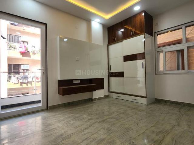 Flat for sale in North Delhi, Deri