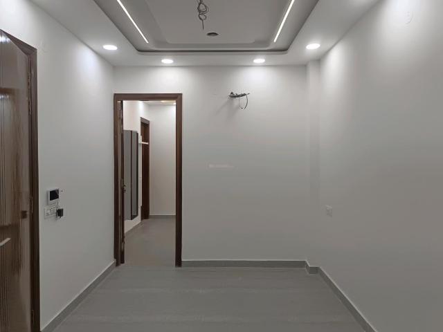 Flat for sale in North Delhi, Deri