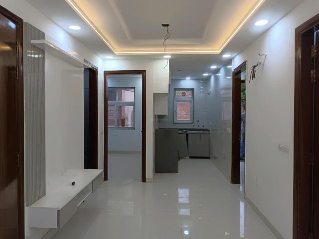 Flat for sale in North Delhi, Deri