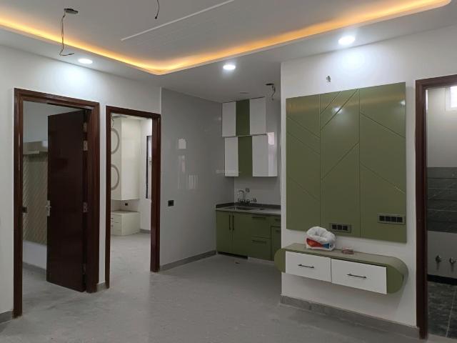 Flat for sale in North Delhi, Deri