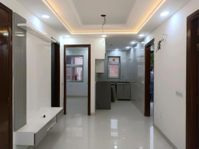 Flat for sale in North Delhi, Deri