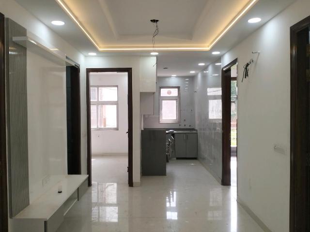 Flat for sale in North Delhi, Deri