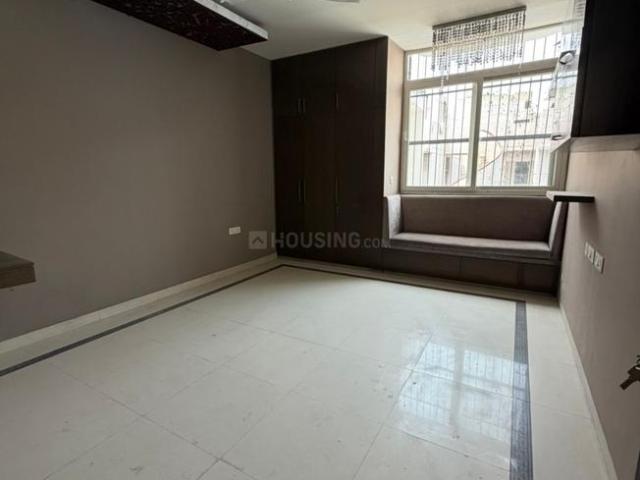 Flat for rent in Deri