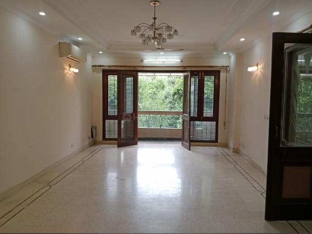 Flat for rent in Deri