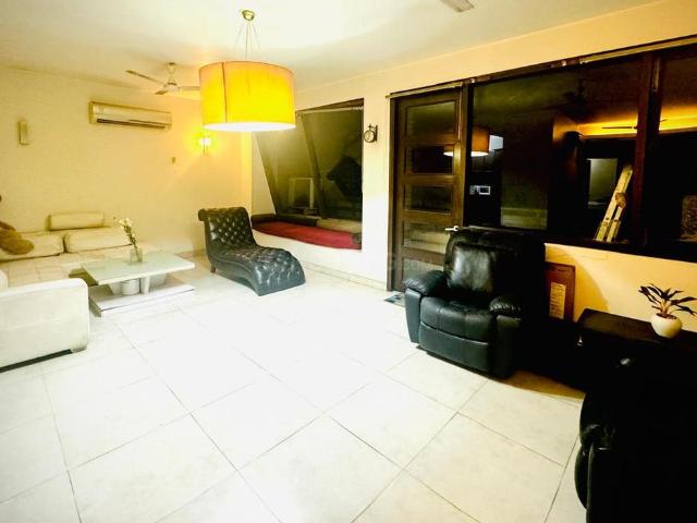 Flat for rent in South Delhi, Deri