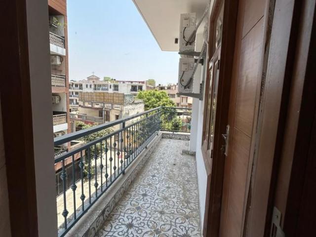 Flat for rent in South Delhi, Deri