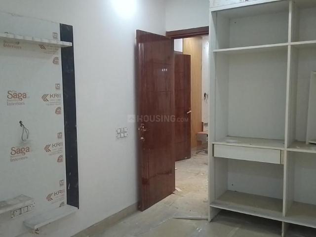 Flat for sale in North Delhi, Deri