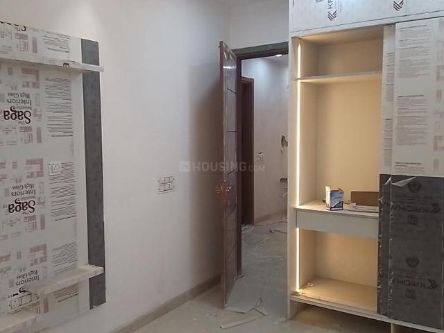 Flat for sale in North Delhi, Deri