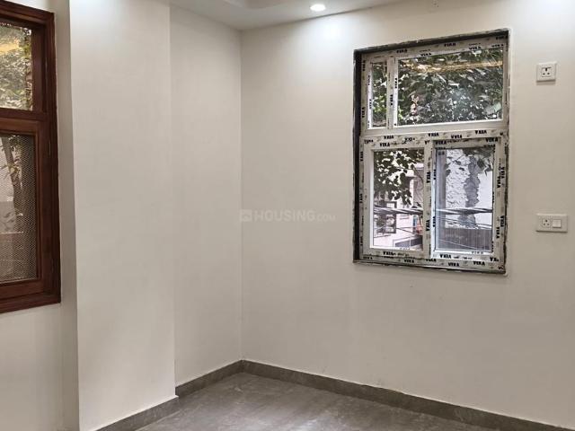 Flat for sale in North West Delhi, Deri