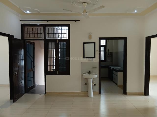 Flat for rent in Sector 122, Noida