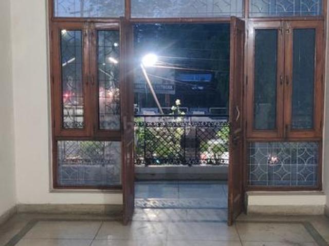 Flat for rent in Sector 12, Noida