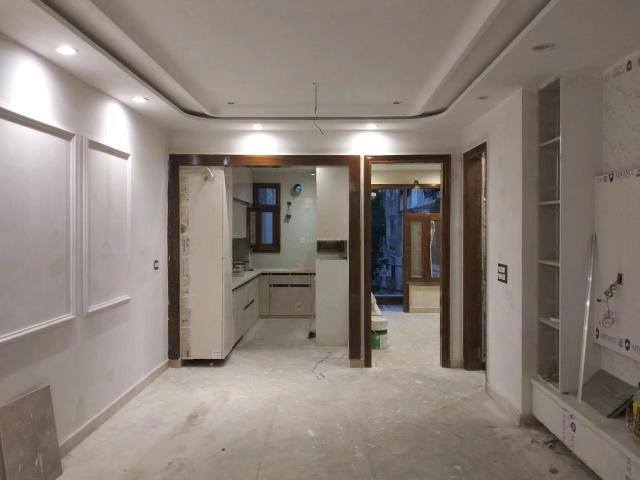 Flat for sale in North Delhi, Deri