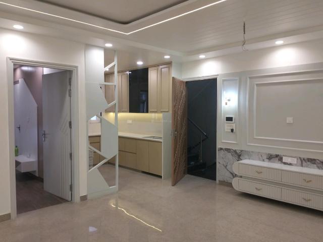 Flat for sale in North Delhi, Deri