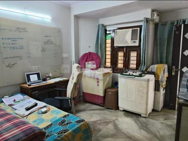 Flat for sale in North Delhi, Deri