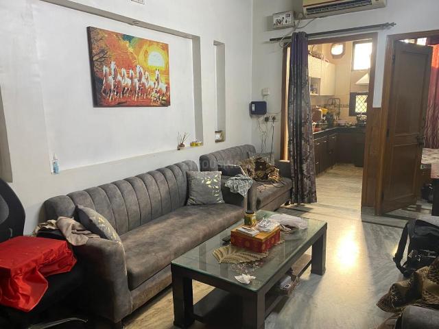 Flat for sale in North Delhi, Deri
