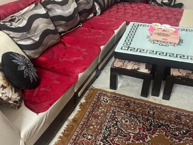 Flat for sale in North Delhi, Deri