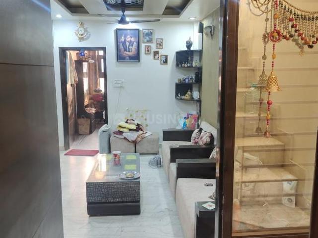 Flat for sale in North Delhi, Deri