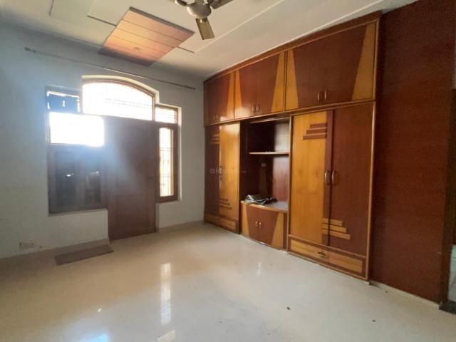 Flat for rent in Sector 17, Faridabad
