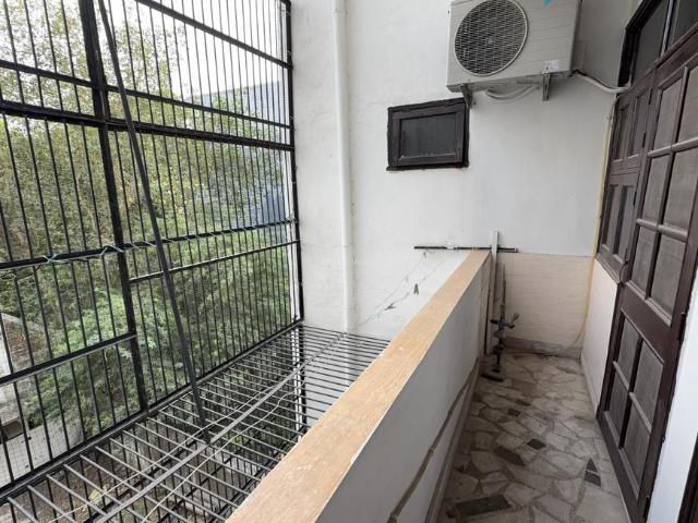 Flat for rent in South West Delhi, Deri