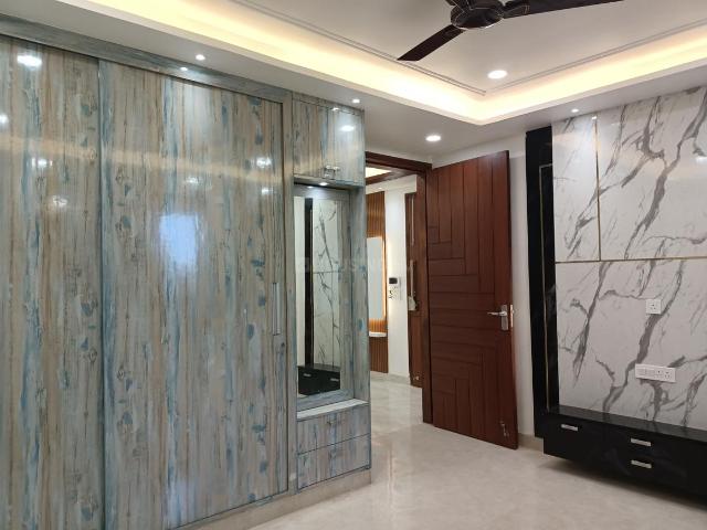 Flat for sale in South West Delhi, Deri
