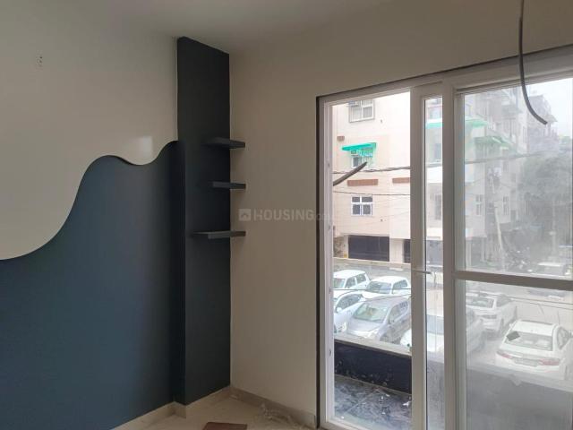 Flat for sale in North West Delhi, Deri