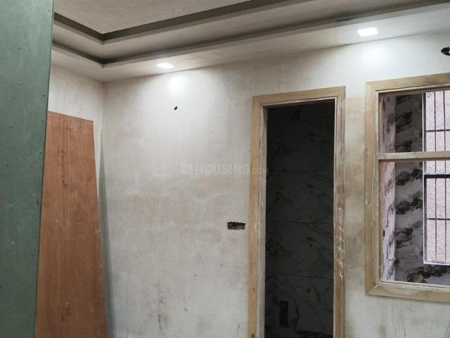 Flat for sale in North West Delhi, Deri