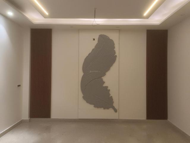 Flat for sale in North West Delhi, Deri