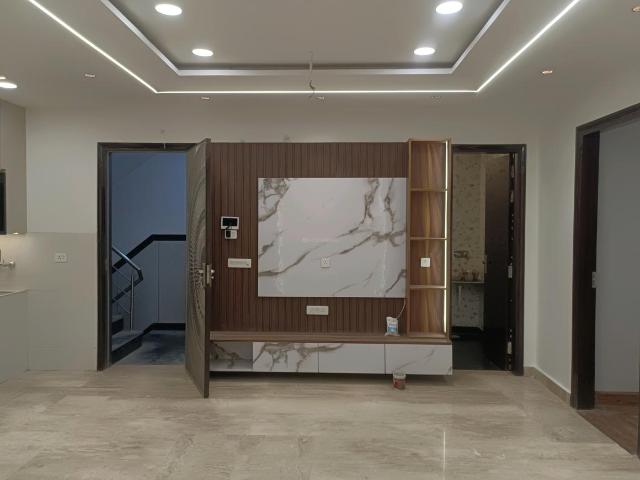 Flat for sale in North West Delhi, Deri