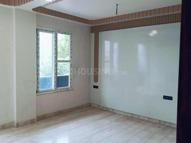 Flat for sale in North West Delhi, Deri