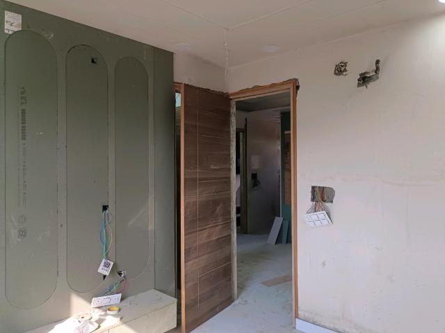 Flat for sale in North West Delhi, Deri