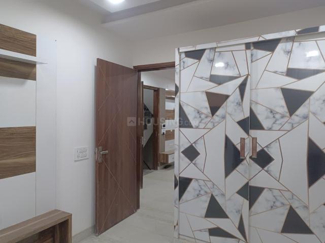 Flat for sale in North West Delhi, Deri