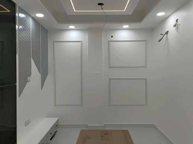 Flat for sale in North West Delhi, Deri