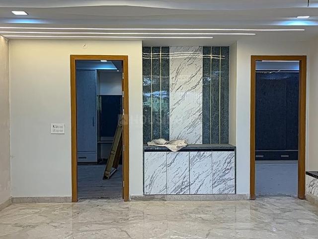 Flat for sale in Abdullahpur