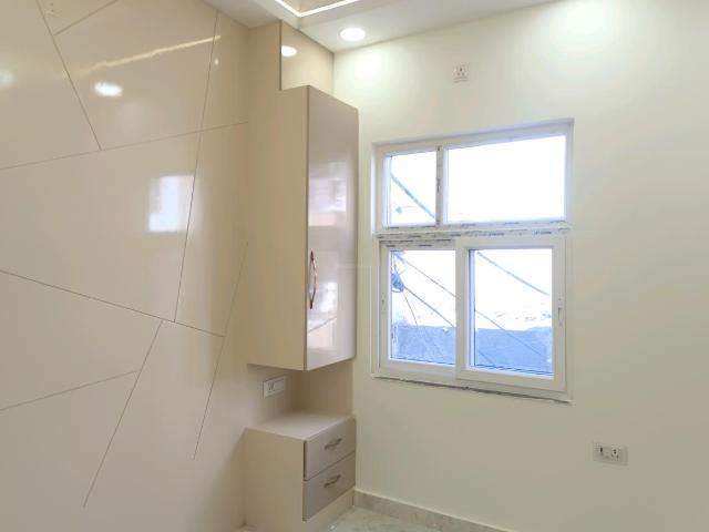 Flat for sale in Abdullahpur