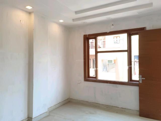 Flat for sale in North West Delhi, Deri