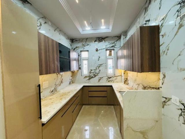 Flat for sale in North West Delhi, Deri