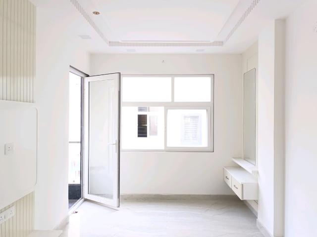 Flat for sale in North West Delhi, Deri