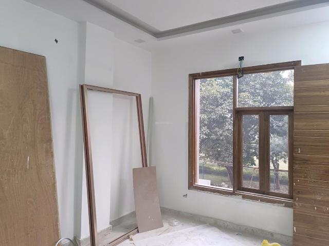 Flat for sale in North West Delhi, Deri