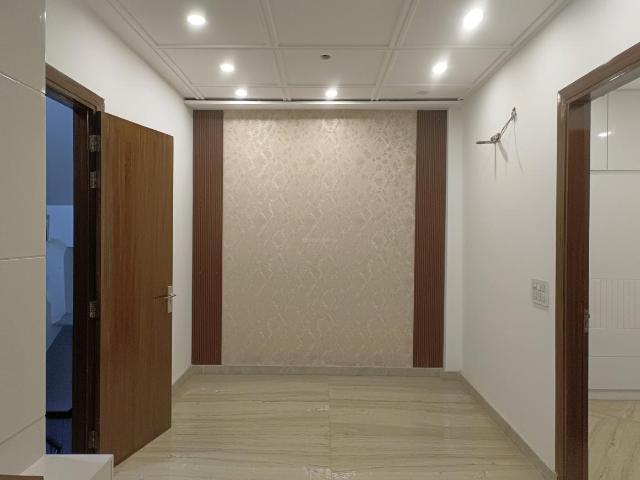 Flat for sale in North West Delhi, Deri