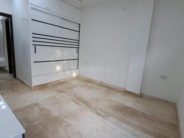 Flat for sale in North Delhi, Deri