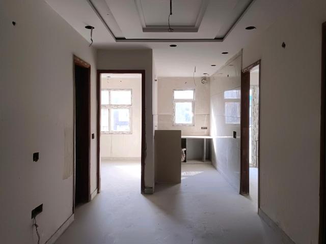 Flat for sale in North Delhi, Deri