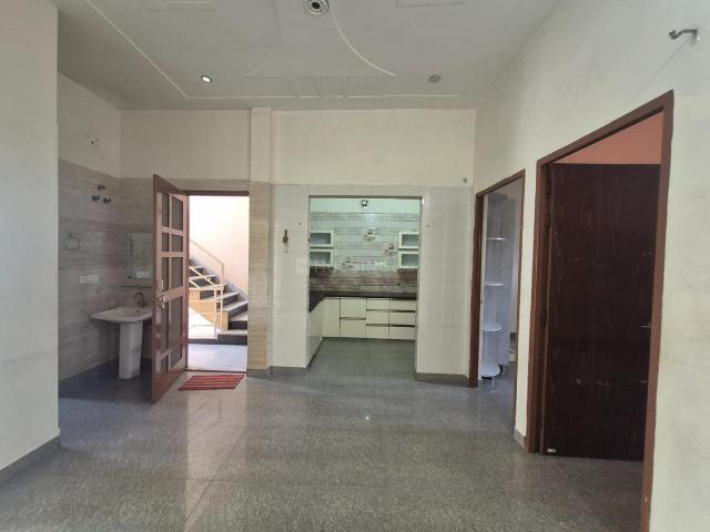 Flat for rent in Hariana