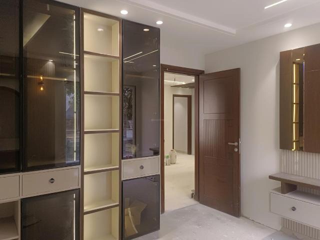 Flat for sale in North West Delhi, Deri