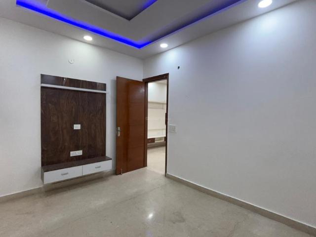 Flat for rent in North West Delhi, Deri