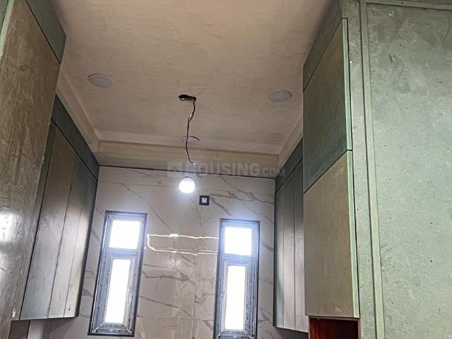 Flat for sale in North West Delhi, Deri