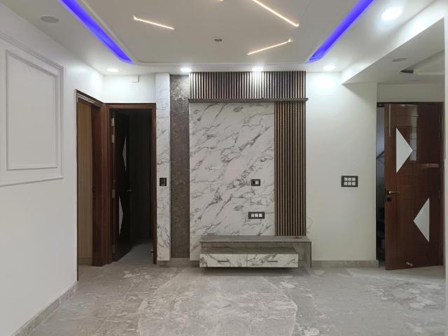 Flat for sale in North West Delhi, Deri