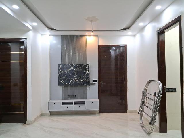 Flat for sale in North West Delhi, Deri