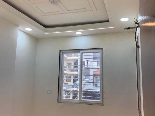 Flat for sale in North West Delhi, Deri