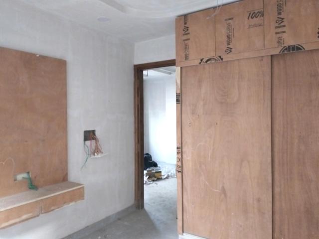 Flat for sale in North West Delhi, Deri